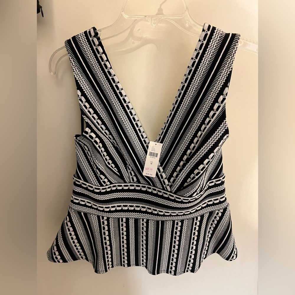 NWT Anthropologie Black and White Striped Knit V-neck Top Size Medium